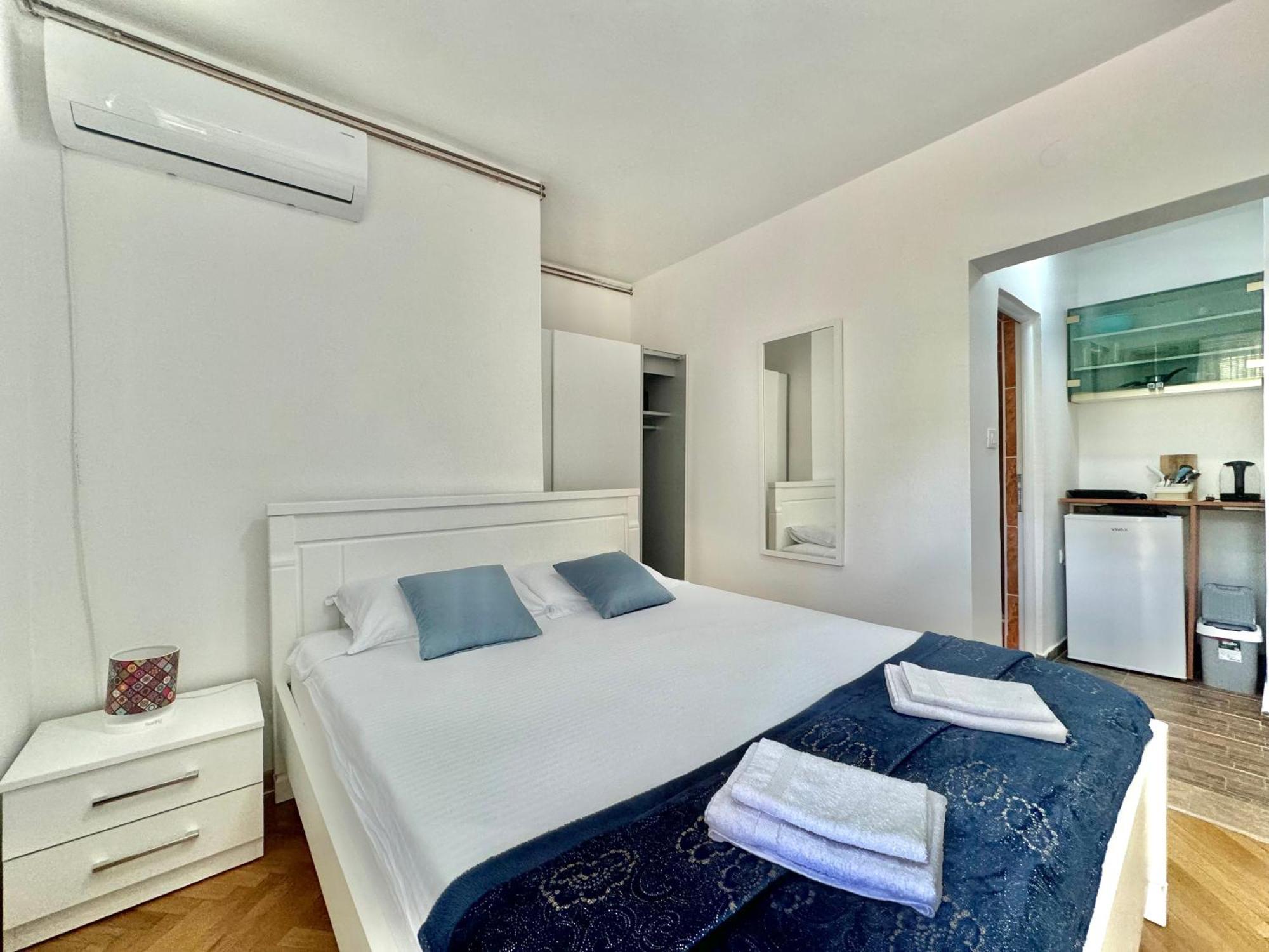 For-A Apartmani Bečići Exteriör bild
