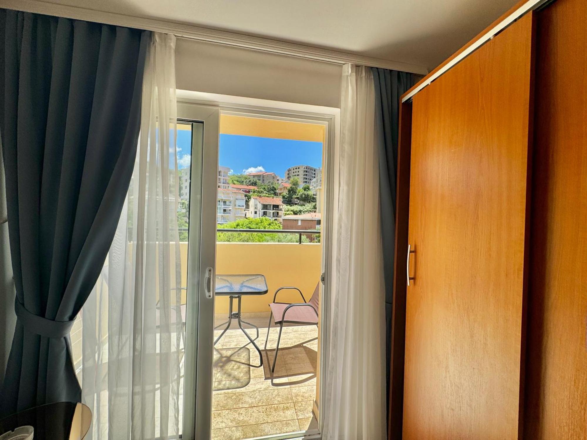 For-A Apartmani Bečići Exteriör bild