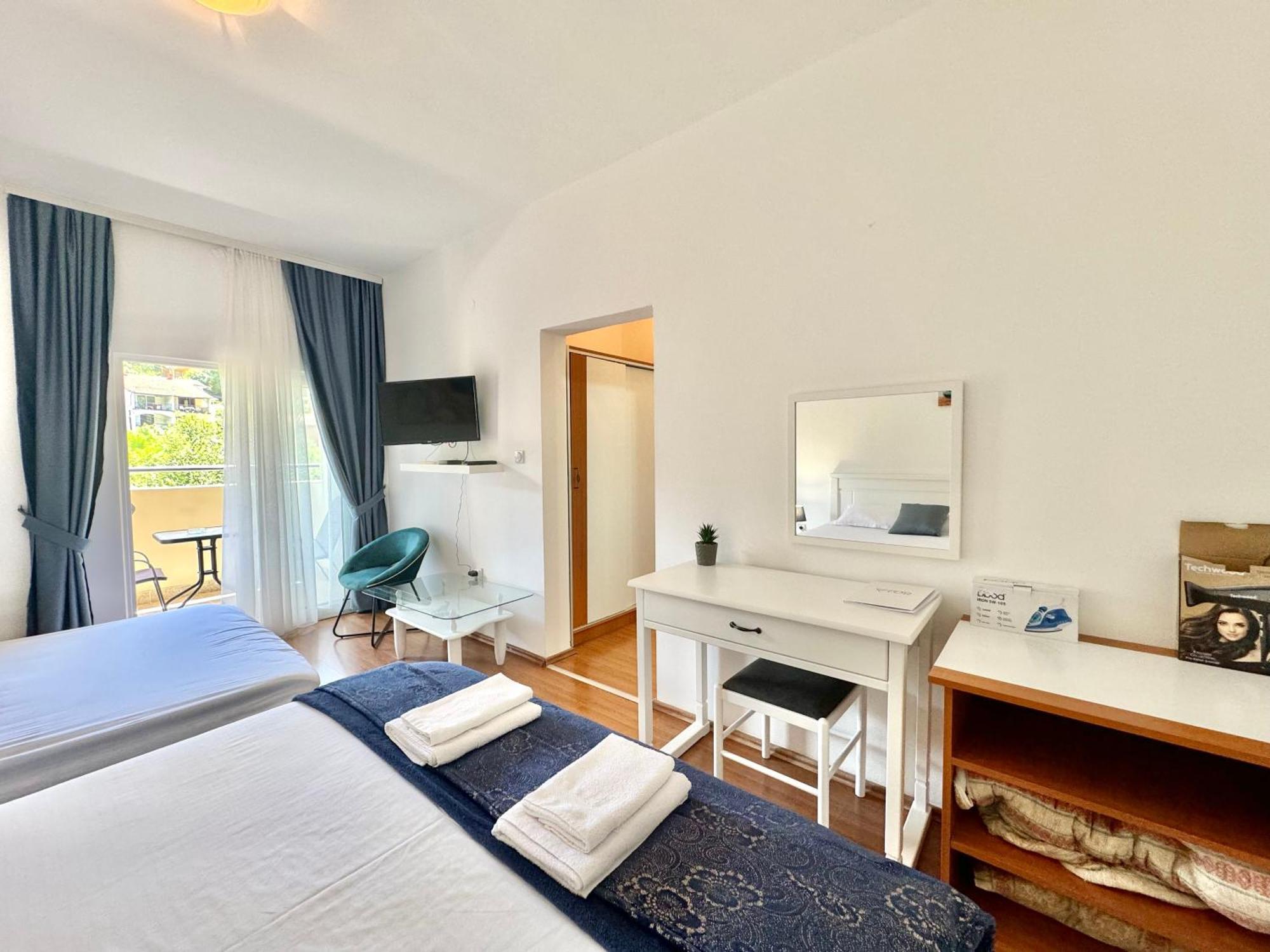 For-A Apartmani Bečići Exteriör bild