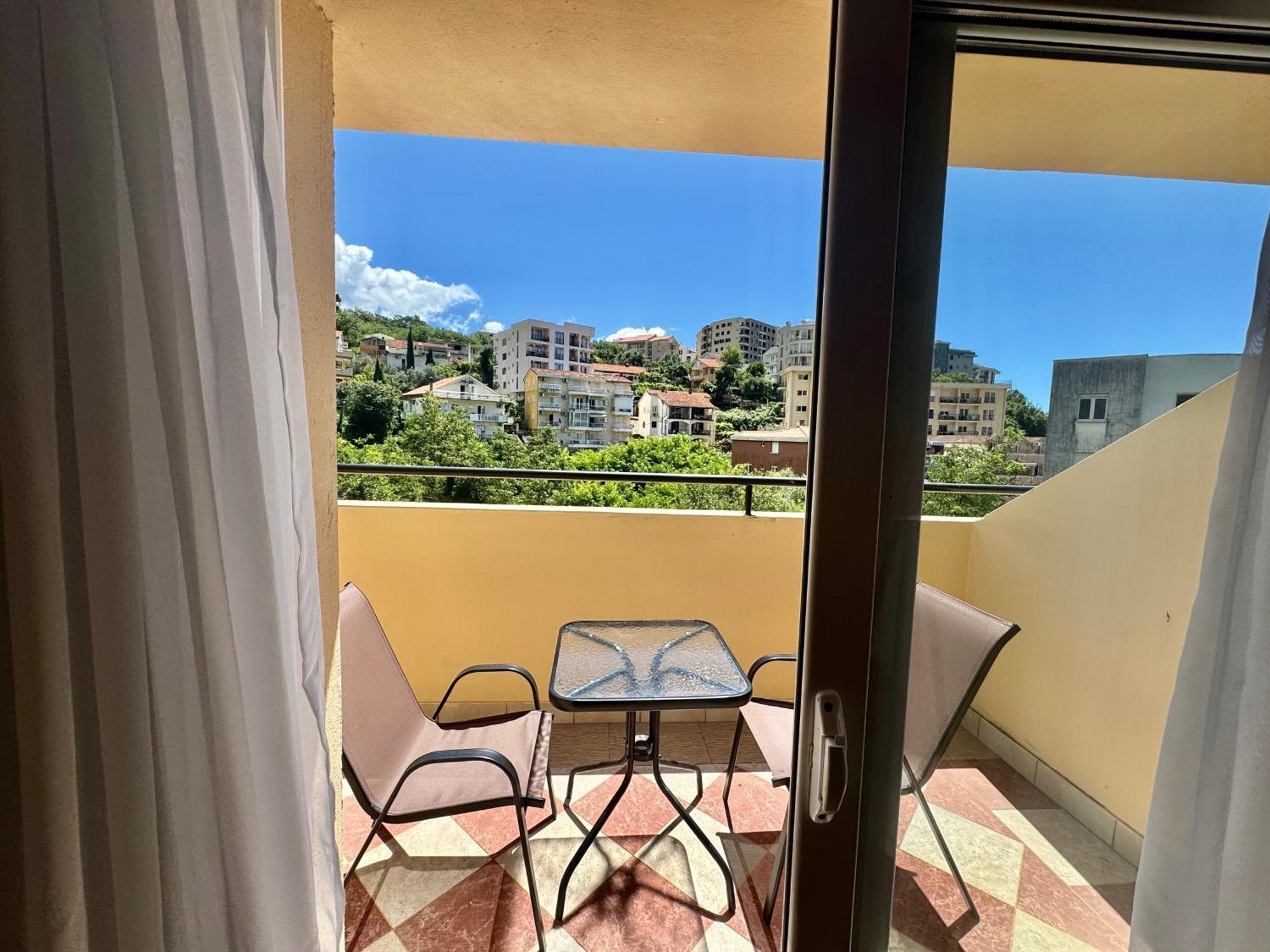 For-A Apartmani Bečići Exteriör bild