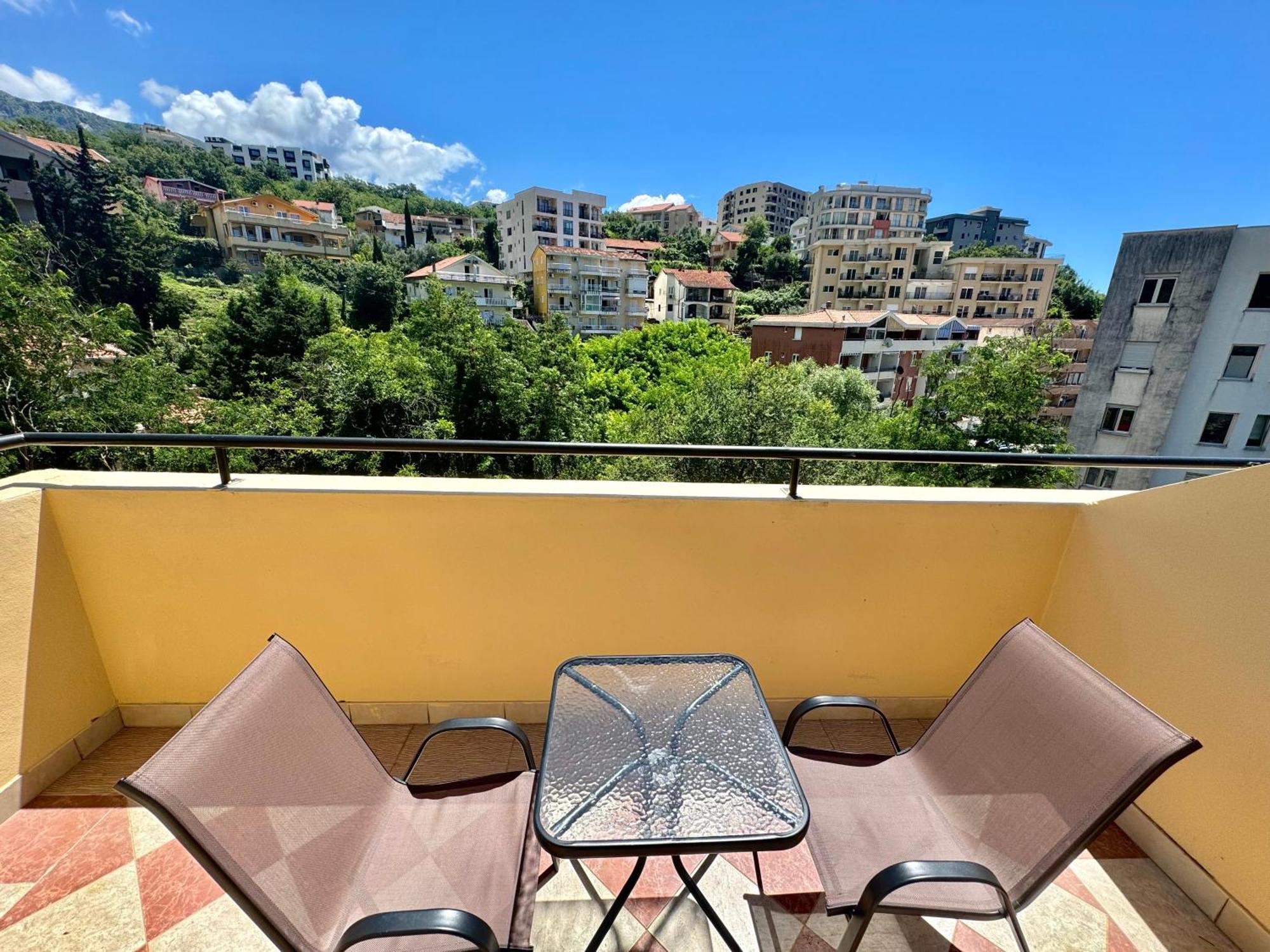 For-A Apartmani Bečići Exteriör bild