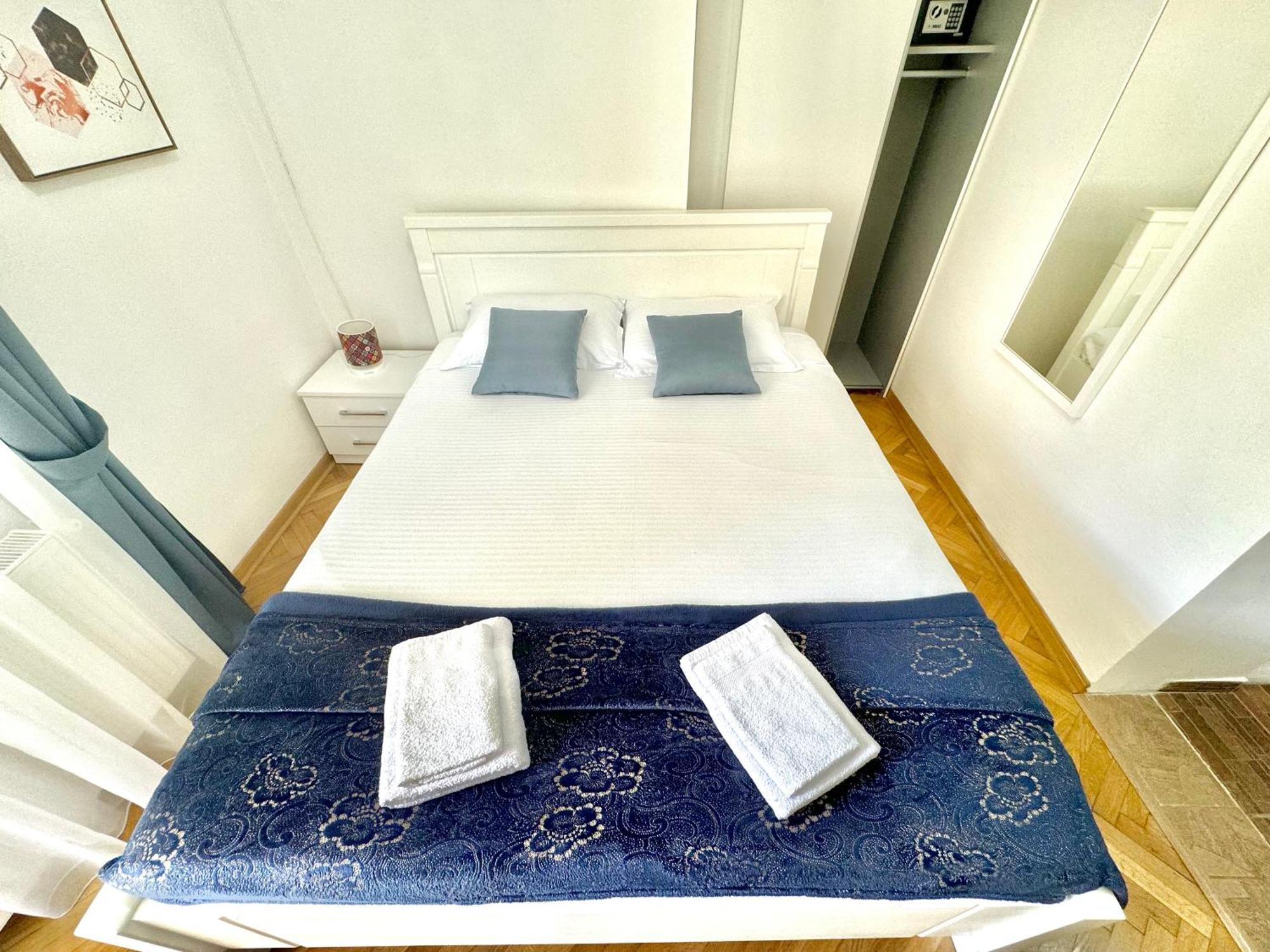 For-A Apartmani Bečići Exteriör bild